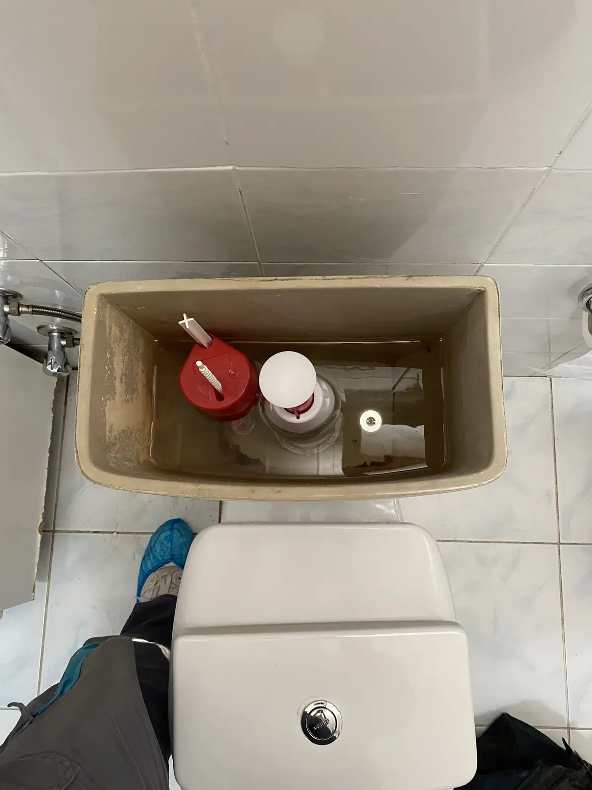 Klozet rezervuar iç takım değişimi